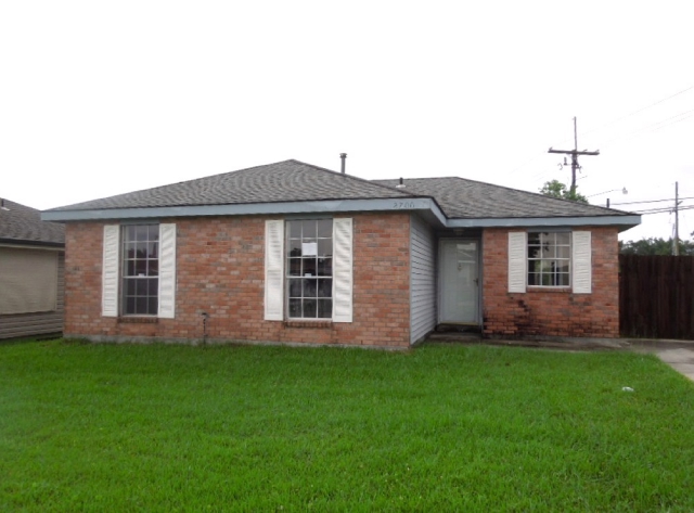 2700 Bayou Teche Dr