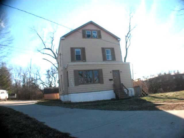 2247 Banning Rd