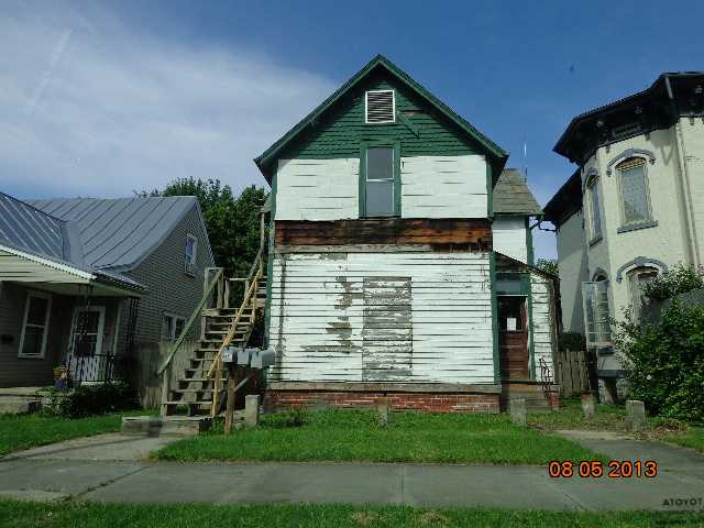 527 S Walnut St
