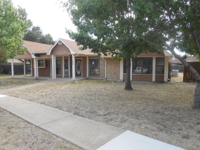 1889 Tree Crest Dr