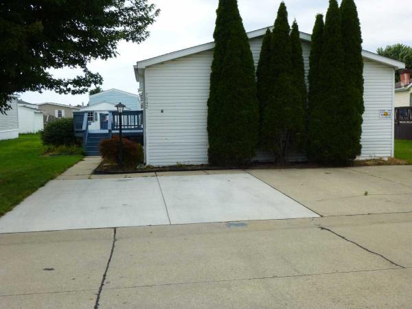 7042 Chippewa