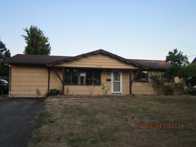 1306 28th Pl SE