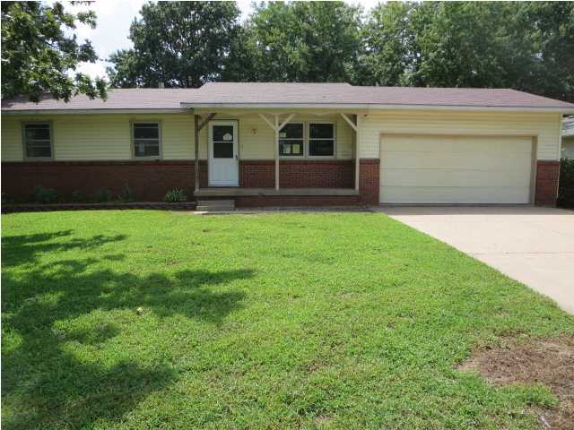 1401 Mundell Dr