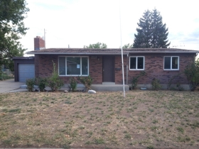 389 W 985 North