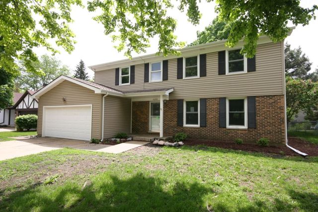 1035 Cedar Crest Dr