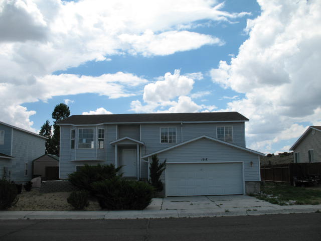 1718 Oakwood Drive