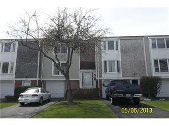 1951 Governors Ln