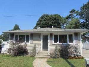 101 Apponegansett St