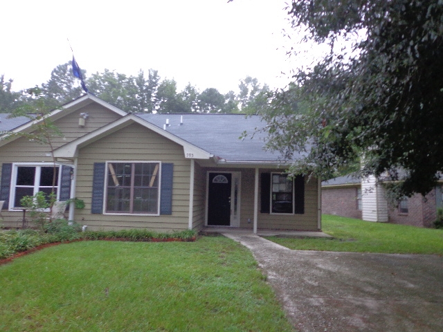 703b Temple Rd