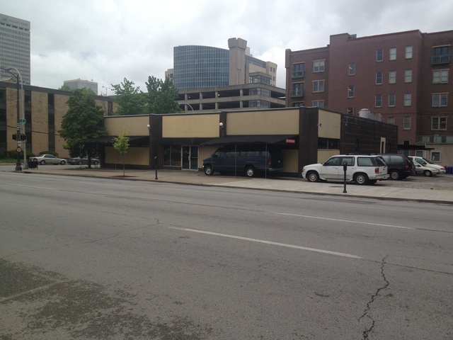 800 W Market St