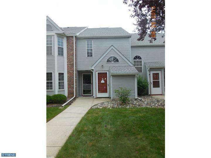 90 Pinewood Dr # 207