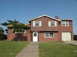 147 E Raritan Dr