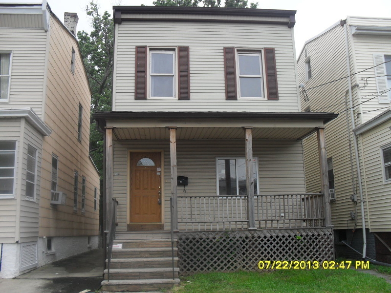 590 Adams Ave