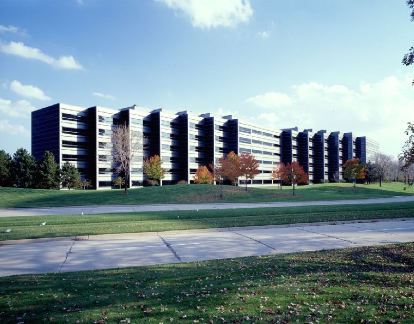 4 & 6 Parklane Boulevard