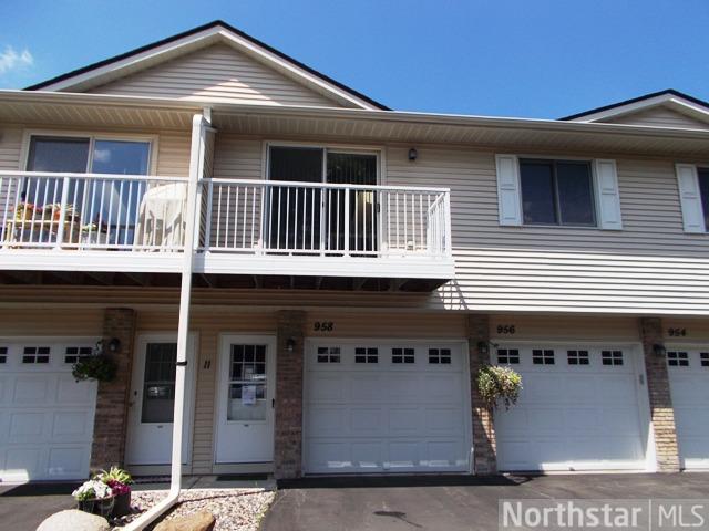 958 Pond View Ct
