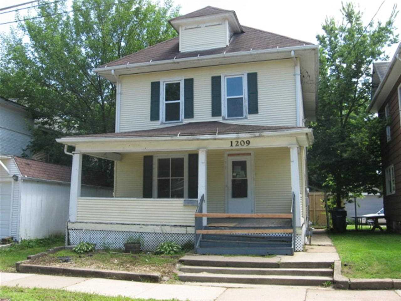 1209 W 3rd St
