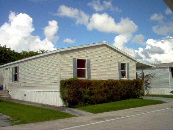90 Plantation Blvd.