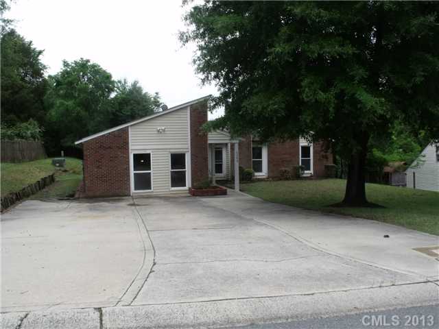 6208 Pineburr Rd