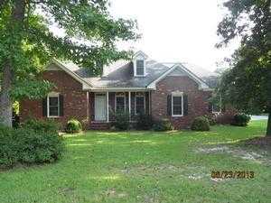 100 Edinborough Ct