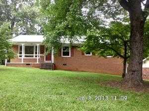 1713 Hawthorne Ln