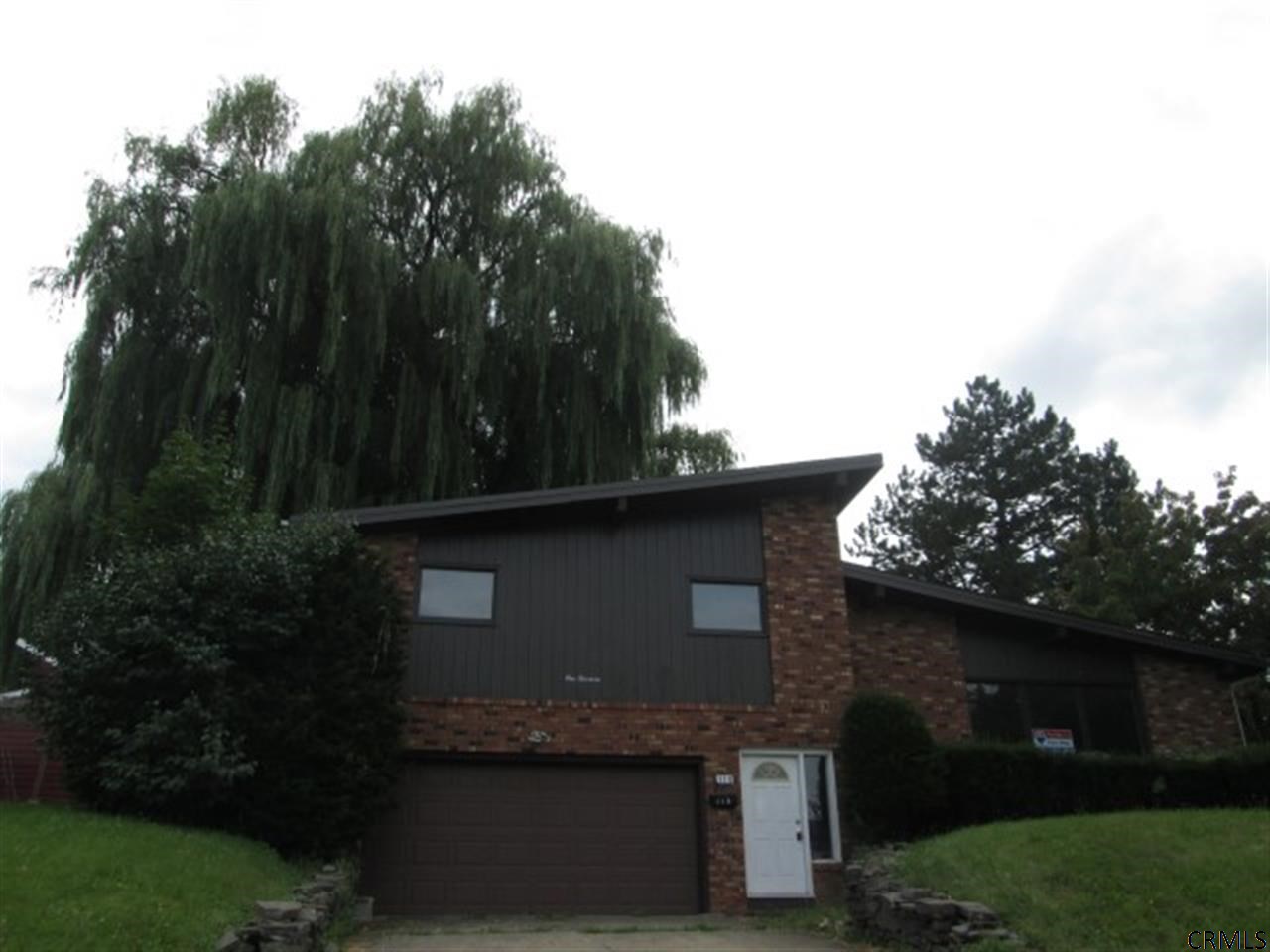 114 Hackett Blvd