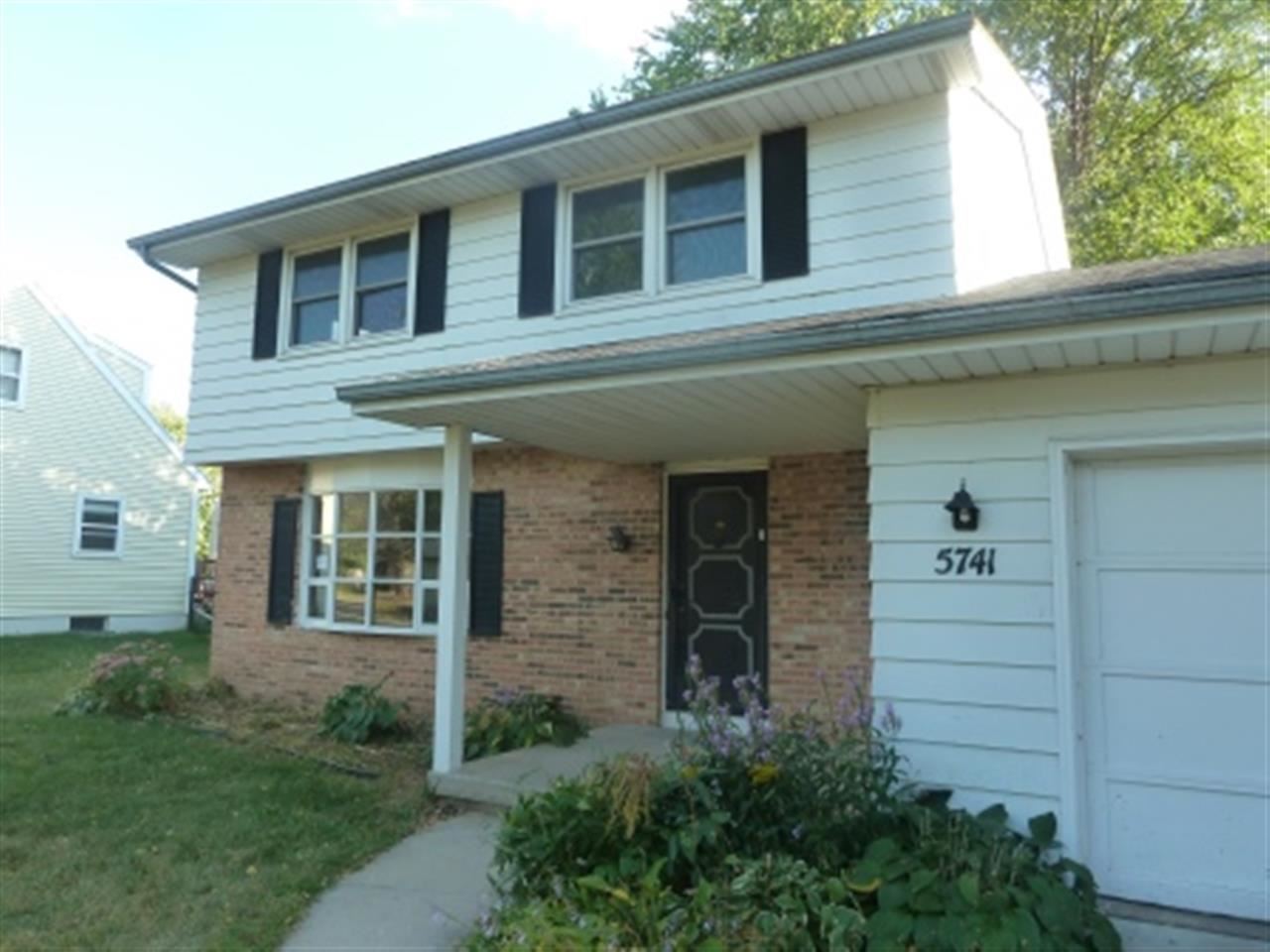 5741 Williamsburg Way