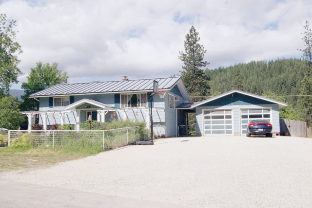 146 BARKER LOOP