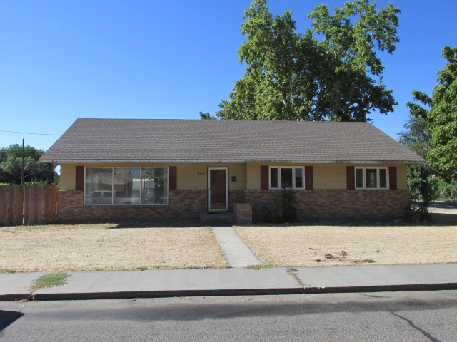 3213 W Metaline Place