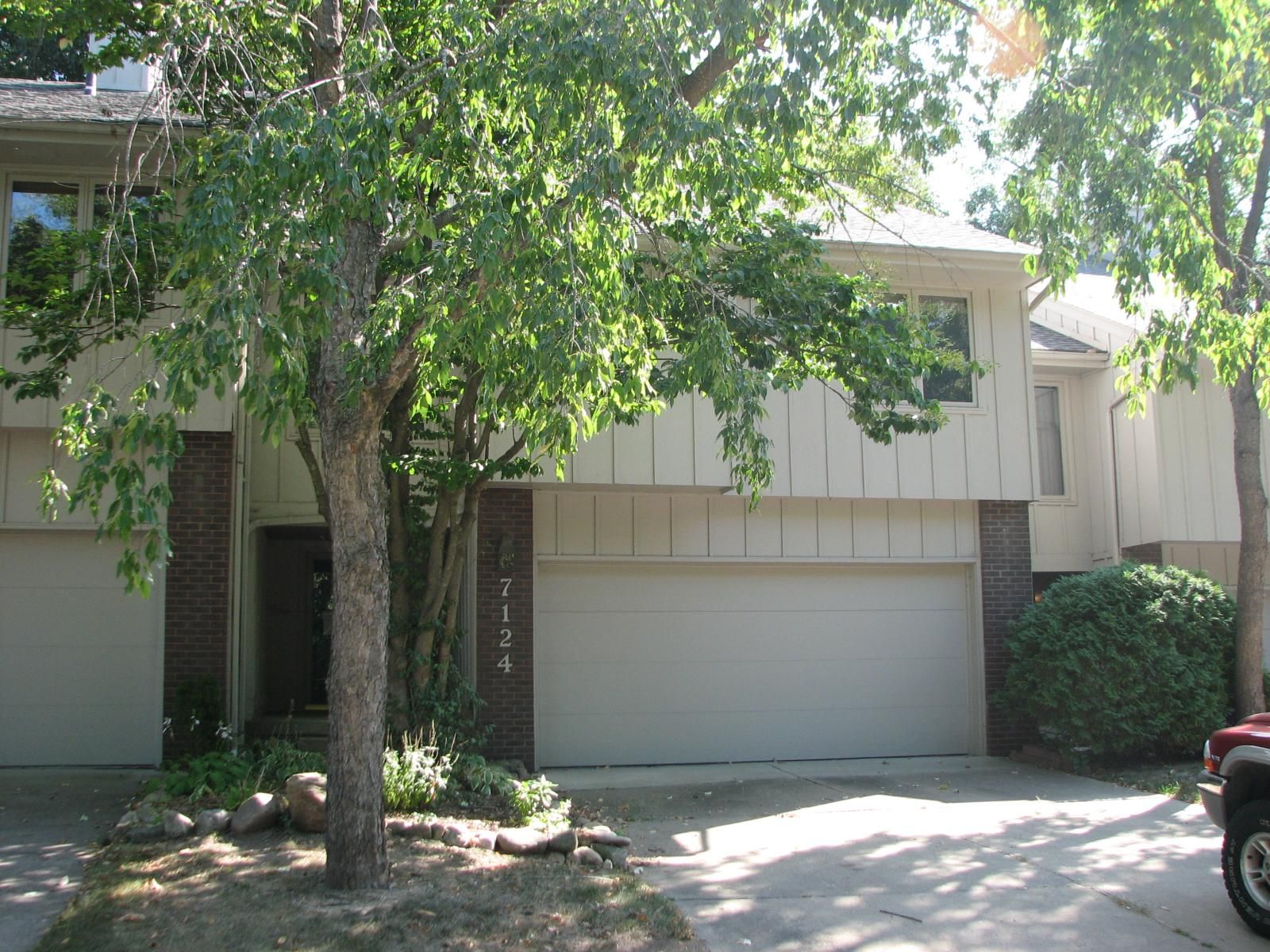 7124 Hickory Lane