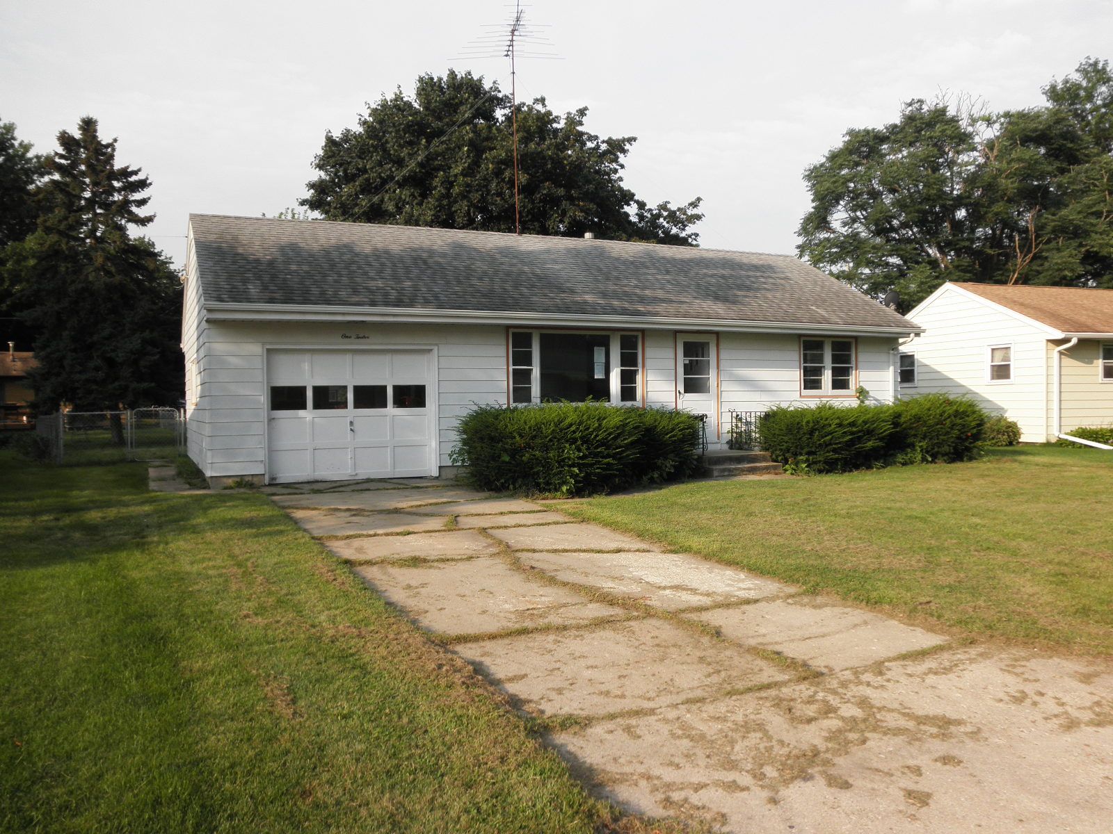 112 Country Cir