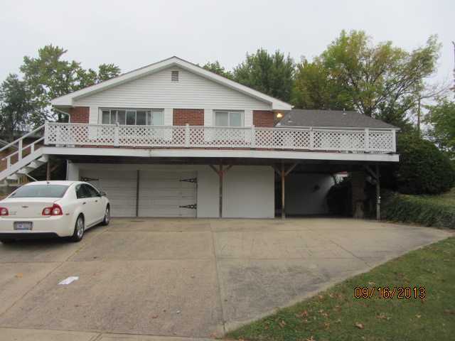 1074 Oakmont Ave
