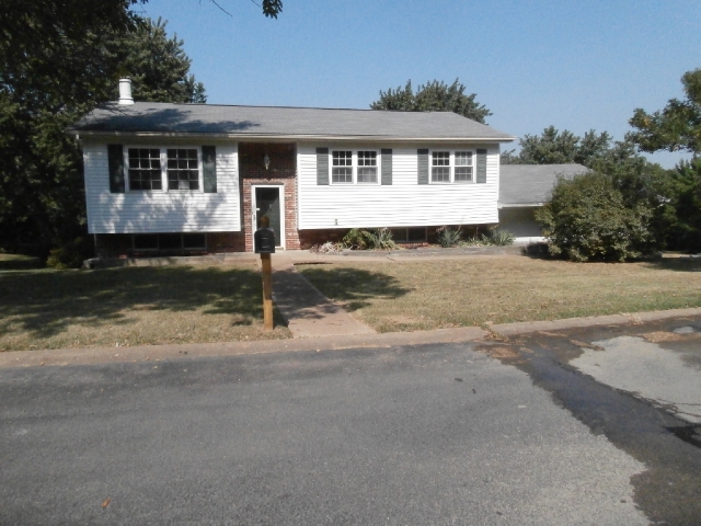 1719 Sparrow Point Lane