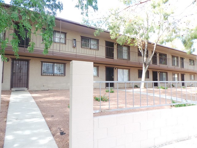 575 Royal Crest Circle Unit 4