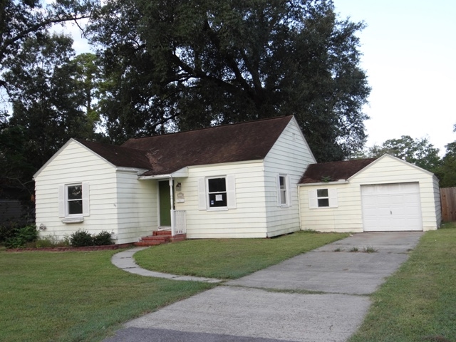 1949 Central Dr