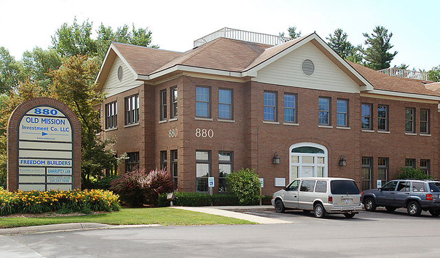 880 Munson Ave