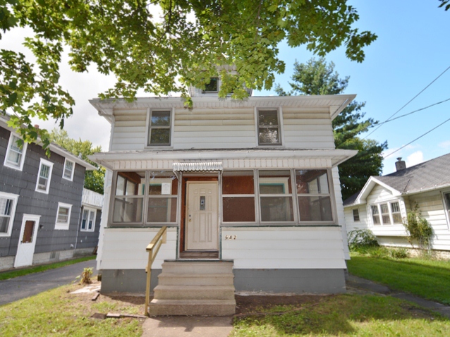 642 Chester St