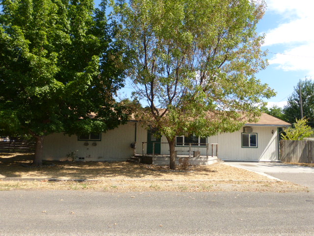 329 E Avenue West