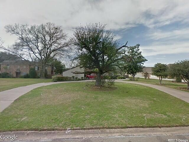 Lakeside Dr
