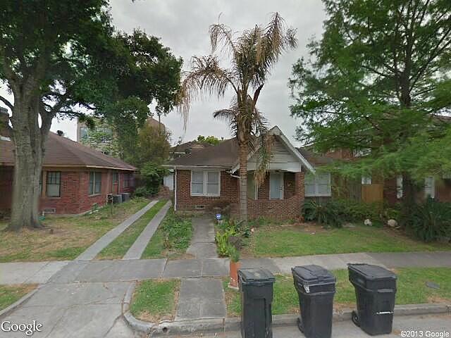 W Bell St