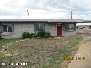 812 N Douglas Ave