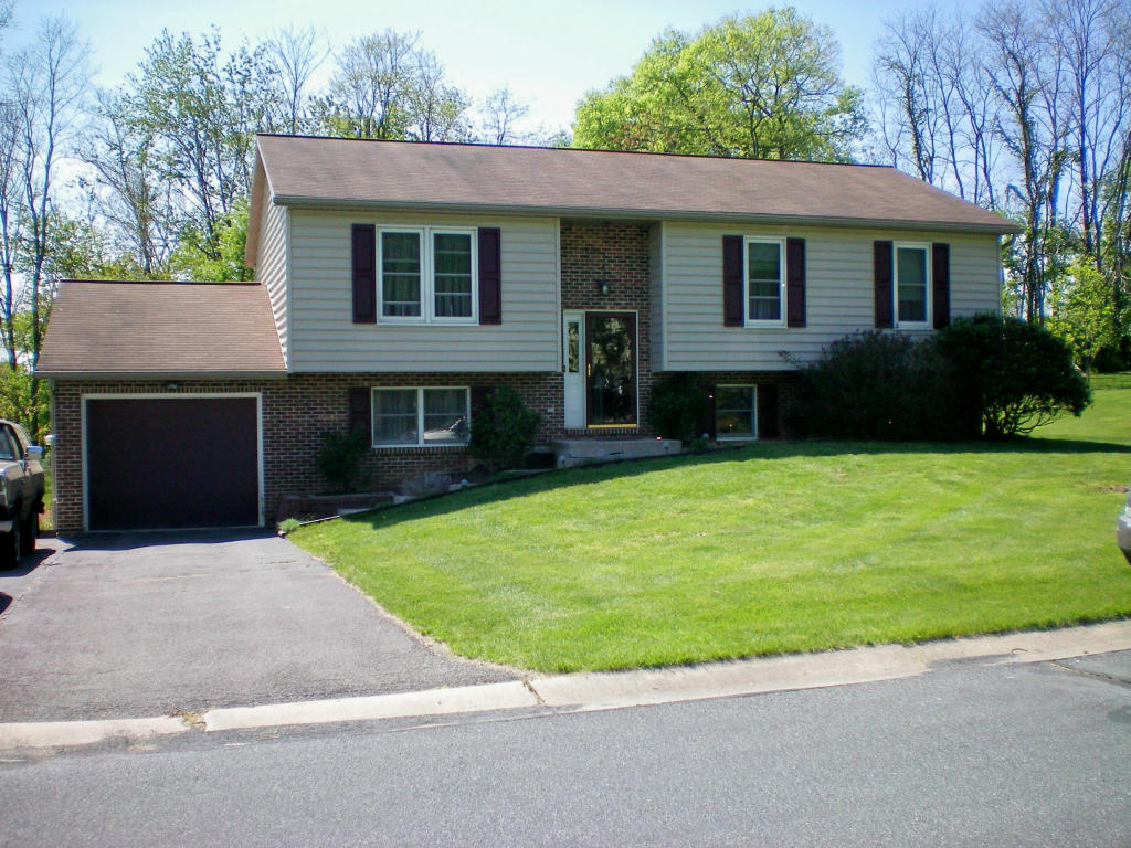 5 MAPLE DRIVE