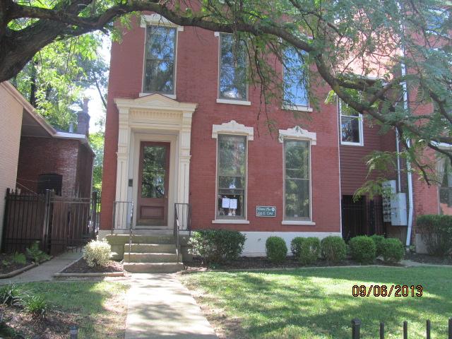116 E Oak St