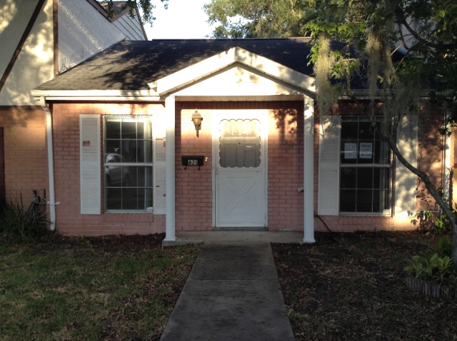 621 W Oak Terrace Dr