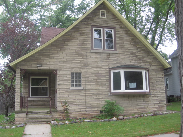 204 W 8th St