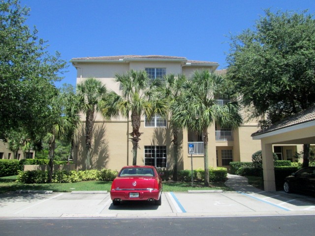 8253 Parkstone Pl Apt 202