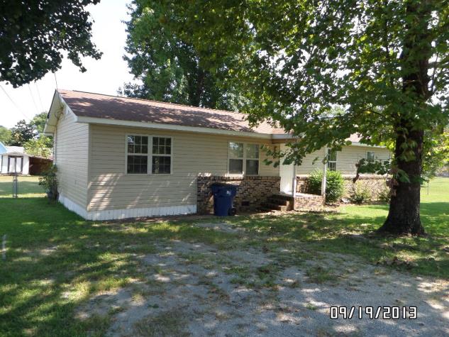 604 Brown Ave SE