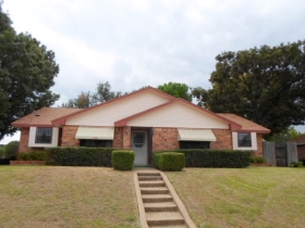 225 Manana Dr