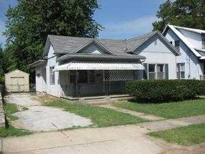 827 S New Ave