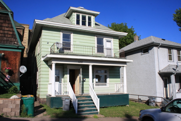 128 N 19th Ave W