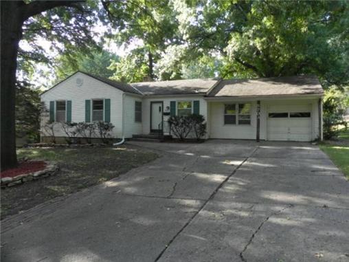 5703 W 77th Ter